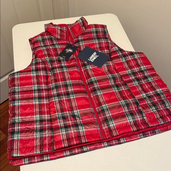 NWT 100% Down Red Plaid Puffer Women Vest Rugged Outdoor Durable Lands End 1X - Picture 3 of 16